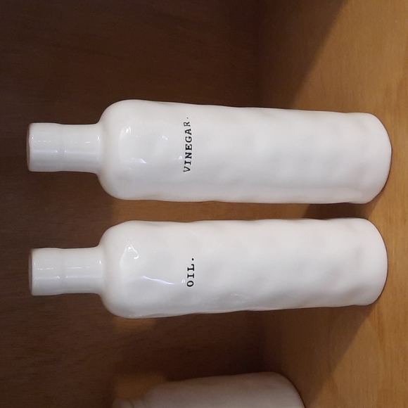 Rae Dunn Oil & Vinegar - Picture 1 of 1